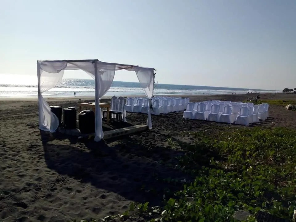 Altar frente al mar